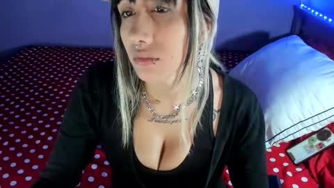 Snapshot of lunacristal_moon chatting on 03-12-26, 01:39 lunacristal_moon online show from 03-12-26, 01:39