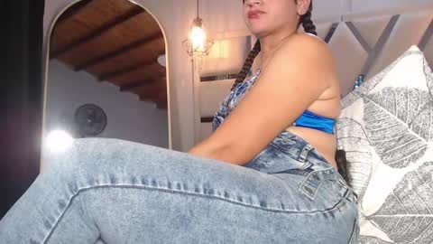 Snapshot of lunaflorez_ chatting on 05-30-26, 05:04 LUNA online show from 05-30-26, 05:04