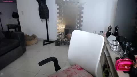 Snapshot of lunagardners chatting on 09-17-25, 02:57 lunagardners online show from 09-17-25, 02:57