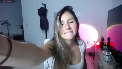 Snapshot of lunagardners chatting on 09-20-25, 02:34 lunagardners online show from 09-20-25, 02:34