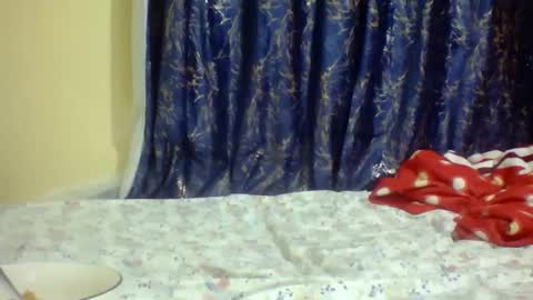 Snapshot of lunah_kitty chatting on 04-17-26, 12:30 lunah_kitty online show from 04-17-26, 12:30