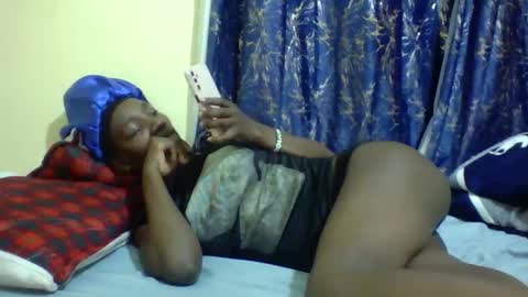 Snapshot of lunah_kitty chatting on 05-14-26, 06:04 lunah_kitty online show from 05-14-26, 06:04