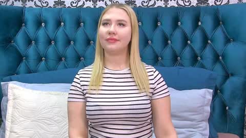 Snapshot of lunahouston chatting on 12-20-24, 02:08 LunaHouston online show from 12-20-24, 02:08