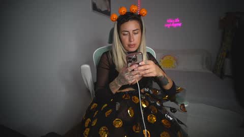 Laura online show from 10-31-25, 10:27