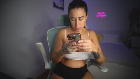 Laura online show from 11-14-25, 11:53