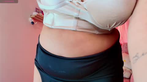 Scarleet online show from 10-30-25, 07:14