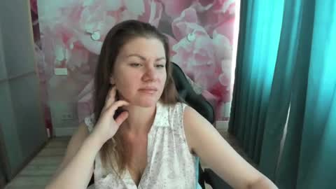 Snapshot of lunakissi chatting on 07-17-26, 11:28 LunaKissi online show from 07-17-26, 11:28