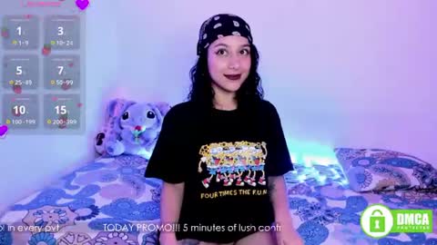 Snapshot of lunamoonroe chatting on 06-28-26, 03:56 Luna Monroe online show from 06-28-26, 03:56