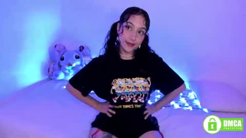 Snapshot of lunamoonroe chatting on 07-12-26, 03:19 Luna Monroe online show from 07-12-26, 03:19