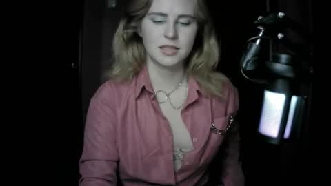 lunamystique_ online show from 10-22-25, 05:24