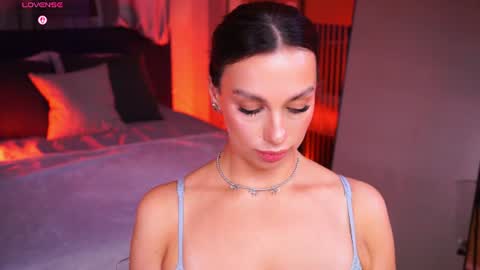 Luna  next streams Mon Fri Sat Sun 8pm-5am gmt0 online show from 07-11-26, 09:16
