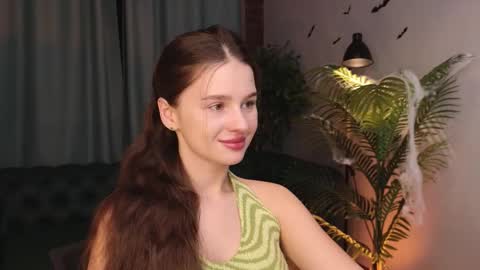 lunaolivia_ online show from 10-29-25, 01:02