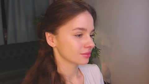 lunaolivia_ online show from 02-10-26, 12:42