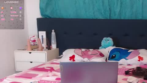 Snapshot of lunapalmer01 chatting on 01-31-25, 04:25 Julieth online show from 01-31-25, 04:25