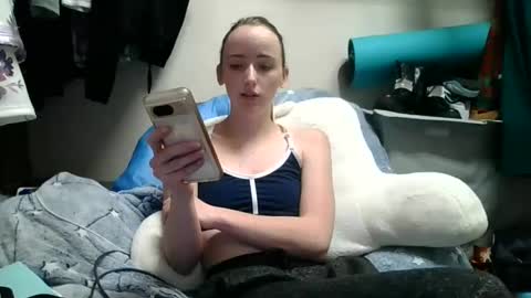 lunapixie2020 online show from 12-10-24, 04:02