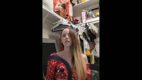 lunapixie2020 online show from 01-17-25, 06:57