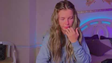 Luna Rishi online show from 10-11-25, 11:42