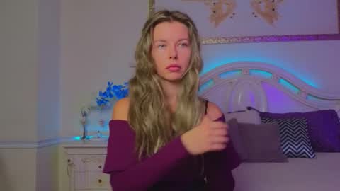 Luna Rishi online show from 10-13-25, 11:43