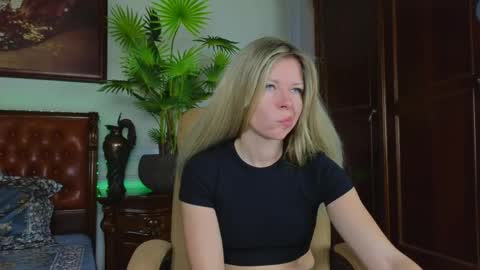 Luna Rishi online show from 05-11-26, 05:57
