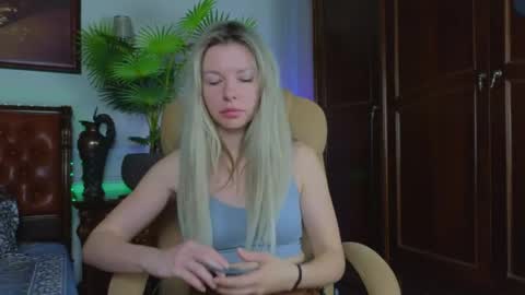 Luna Rishi online show from 05-24-26, 05:56