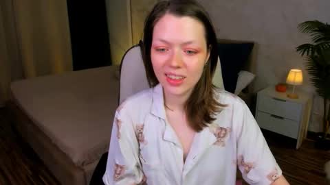 Lily online show from 11-18-25, 05:23