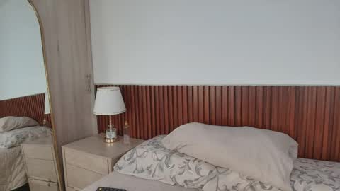 Luna Rousse online show from 04-19-26, 02:00