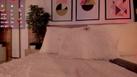 Luna Ruso  online show from 04-06-26, 08:10