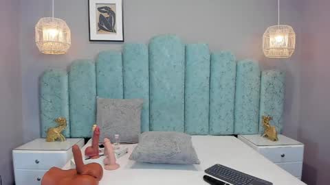 Luna online show from 04-21-26, 11:27