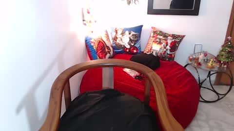 Snapshot of lunasxxcandy chatting on 12-29-24, 08:11 kata online show from 12-29-24, 08:11