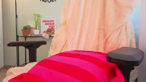 Kate online show from 05-17-26, 10:00