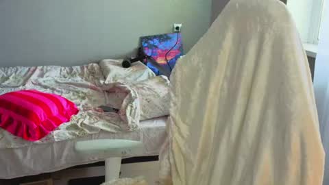 Kate online show from 06-26-26, 10:08