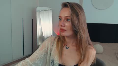 Snapshot of lunaticabae chatting on 06-01-26, 02:46 LunaticaBae online show from 06-01-26, 02:46
