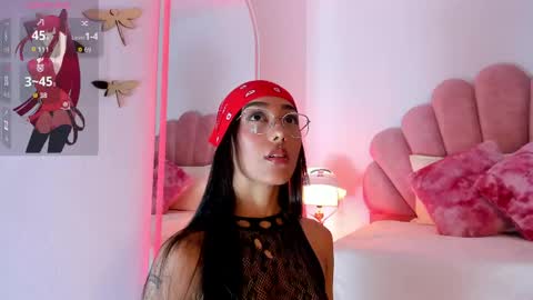 Snapshot of lunavelour_ chatting on 05-15-26, 10:00 Luna online show from 05-15-26, 10:00