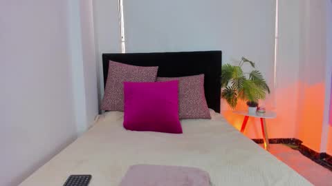 lunavelvet7 online show from 11-21-25, 03:00