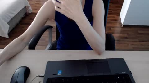 lunavibe_ online show from 06-14-26, 12:18