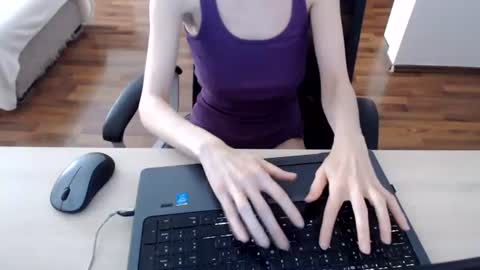 lunavibe_ online show from 07-15-26, 12:10