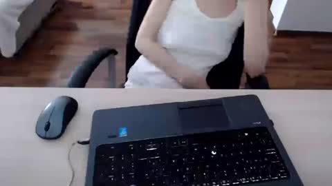 lunavibe_ online show from 07-30-26, 12:26