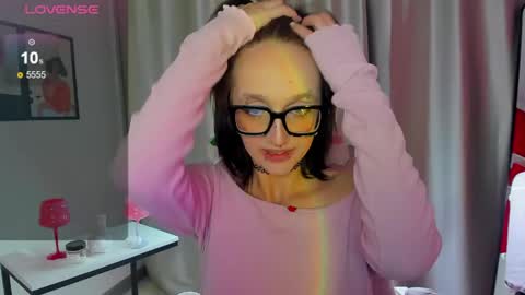 Snapshot of lunavogue chatting on 05-31-26, 03:36 call me a pose striker online show from 05-31-26, 03:36