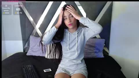 Luna online show from 02-12-25, 04:11