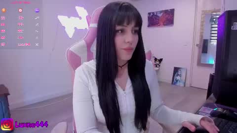 Snapshot of lunaxlu chatting on 07-25-26, 07:00 online show from 07-25-26, 07:00