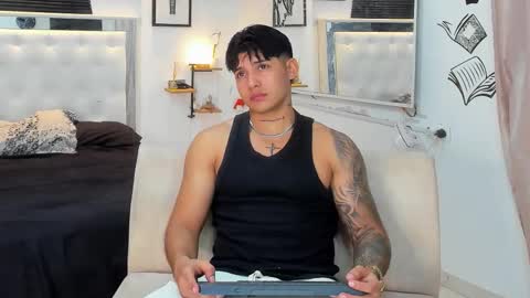 Lunay online show from 10-31-25, 02:56