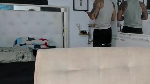 Lunay online show from 11-26-25, 12:33