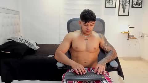 Lunay online show from 01-14-26, 04:29