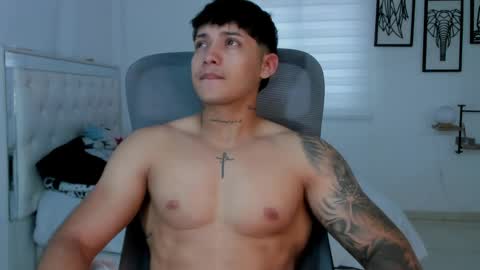 Snapshot of lunay_xtreemboy chatting on 04-25-26, 07:00 Lunay online show from 04-25-26, 07:00