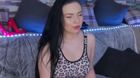 LunnaGray online show from 01-11-26, 06:29