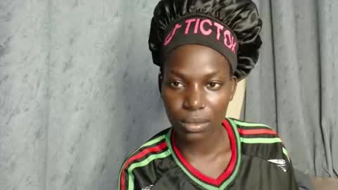 luo_queen online show from 11-30-25, 07:51