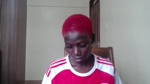 Snapshot of luo_queen chatting on 05-25-26, 08:42 luo_queen online show from 05-25-26, 08:42