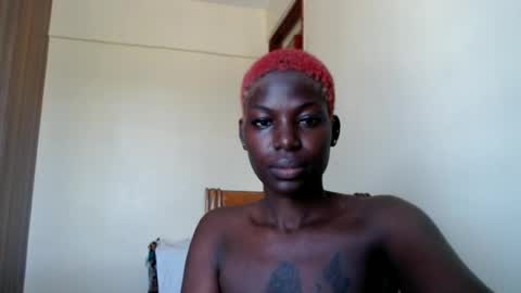 Snapshot of luo_queen chatting on 06-15-26, 09:55 luo_queen online show from 06-15-26, 09:55
