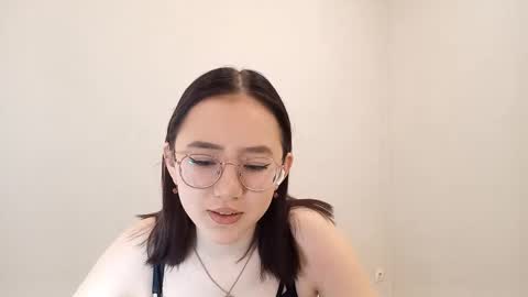 Roxie online show from 03-11-26, 01:06