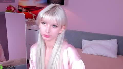 Snapshot of lura_lust chatting on 07-27-26, 11:06 Lura-Lust online show from 07-27-26, 11:06